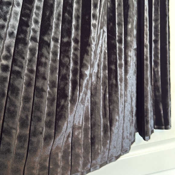 On 34th Pleated Maxi Velour / Velvet Skirt Black 2X - Picture 6 of 12